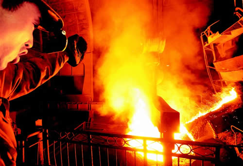 电炉冶炼(electric furnace melting).
