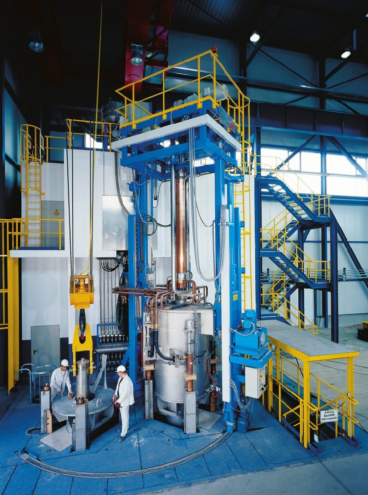 真空电渣重熔炉Vacuum electric slag remelting furnace